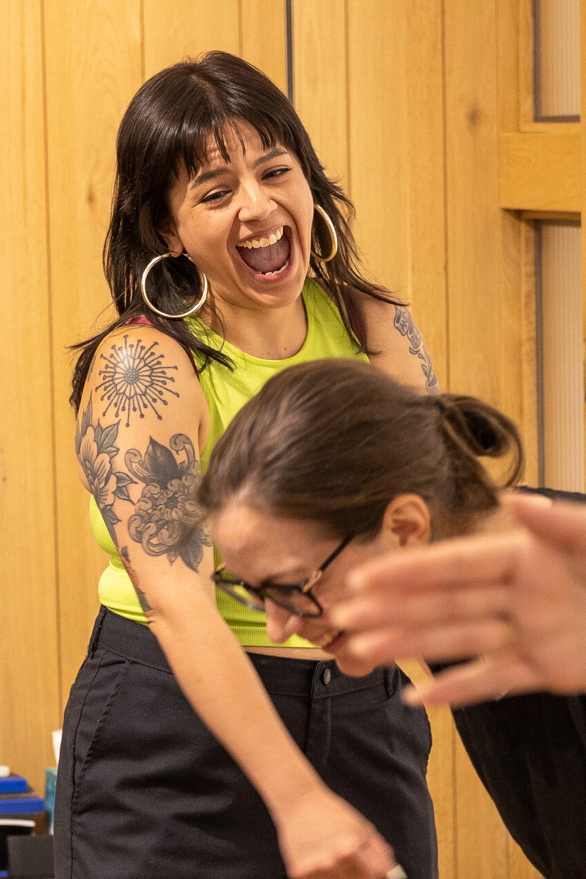 improv-classes-meet-people-overview